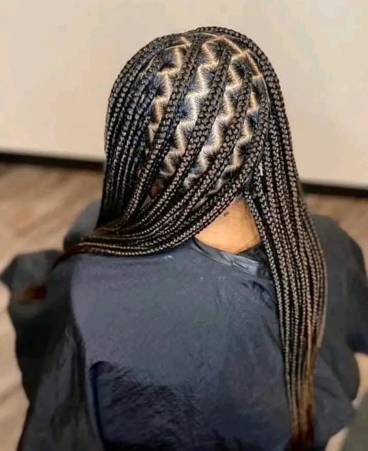 Knotless box braids with zig-zag parting